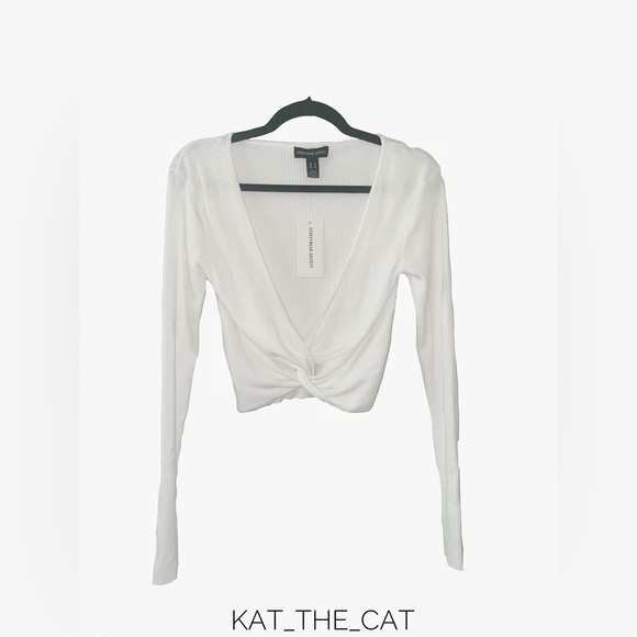 NWT Streetwear Society Women's Long Sleeve V-neck w/ Front Knott Crop Sweater - Picture 8 of 11